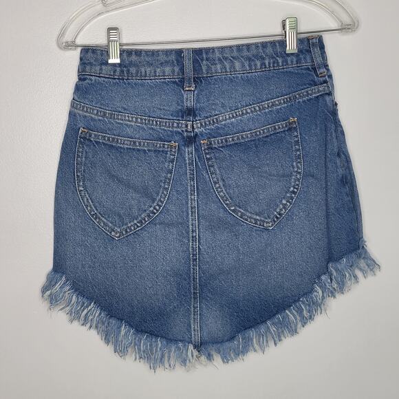 We The Free Bailey Denim Mini Skirt Frayed Raw Curved Hem Women 25 - Picture 7 of 12